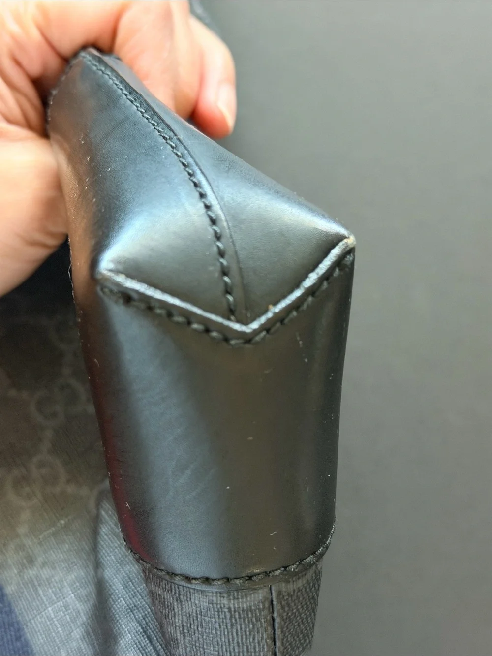 Gucci Black & Red Web Stripe Men's Messenger Pouch